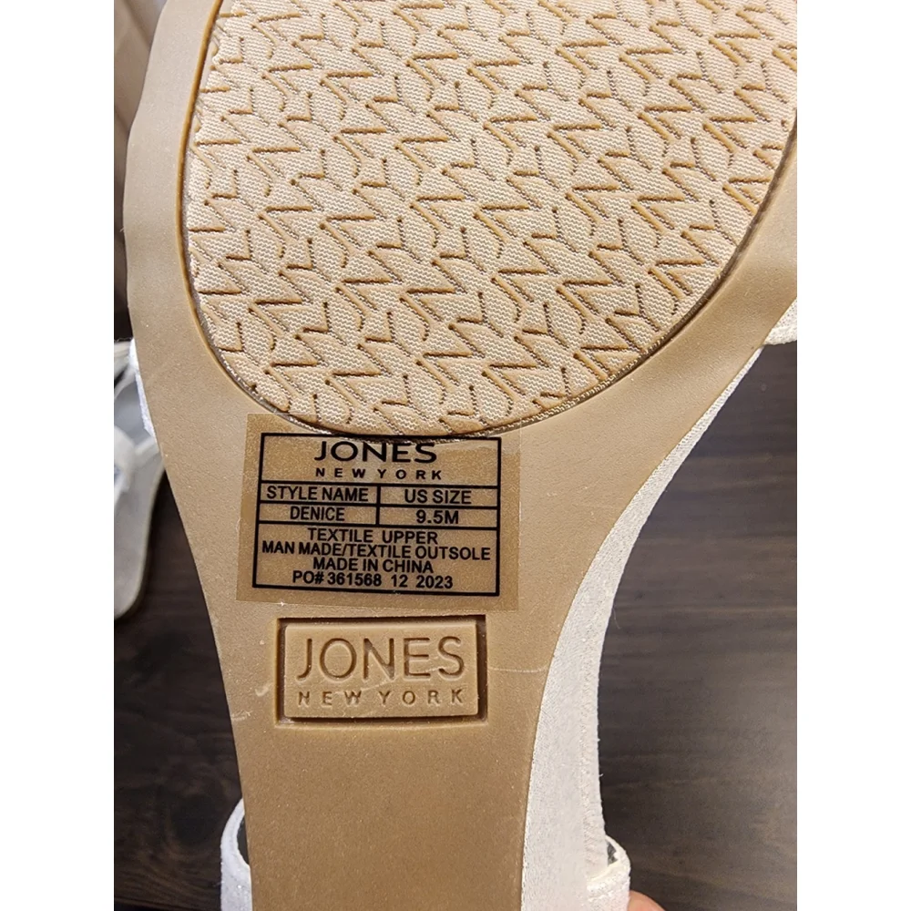 Jones New York Denise Embellished Rhinestones Wedge Sandals 9.5 M Gray Silver